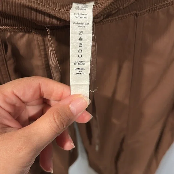 lululemon athletica Women's Dance Studio Mid-Rise Cropped Pants in Java - Size 6